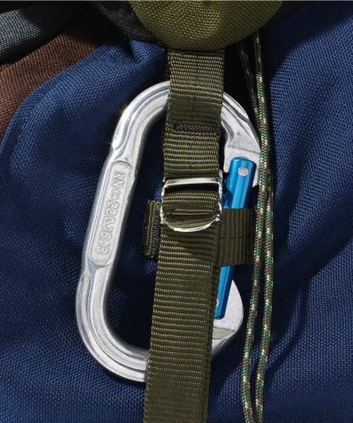 BEAMS(ビームス)の「EPPERSON MOUNTAINEERING / CLIMB PACK(バックパック/リュック・メンズ・ワイン/オリーブ・ONE SIZE)」の11枚目の写真