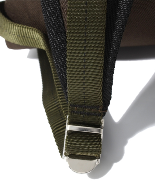 BEAMS(ビームス)の「EPPERSON MOUNTAINEERING / CLIMB PACK(バックパック/リュック・メンズ・ワイン/オリーブ・ONE SIZE)」の12枚目の写真