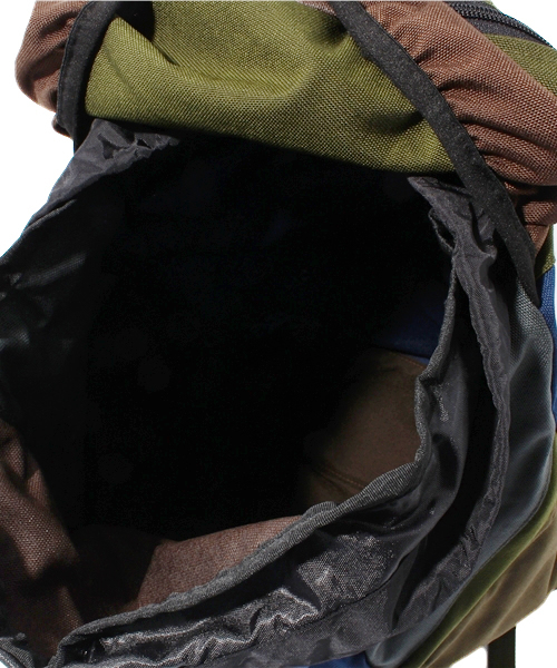 BEAMS(ビームス)の「EPPERSON MOUNTAINEERING / CLIMB PACK(バックパック/リュック・メンズ・ワイン/オリーブ・ONE SIZE)」の13枚目の写真