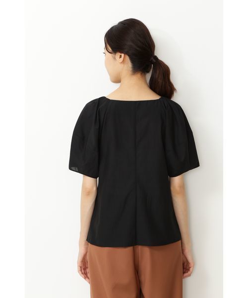 NATURAL BEAUTY BASIC（ナチュラルビューティーベーシック）の「【CanCam 5月号掲載】手洗い可能/キュプラ混フロントボタンブラウス（シャツ/ブラウス・レディース・ブラック/レッド/オフホワイト・SMALL/MEDIUM）」の18枚目の写真