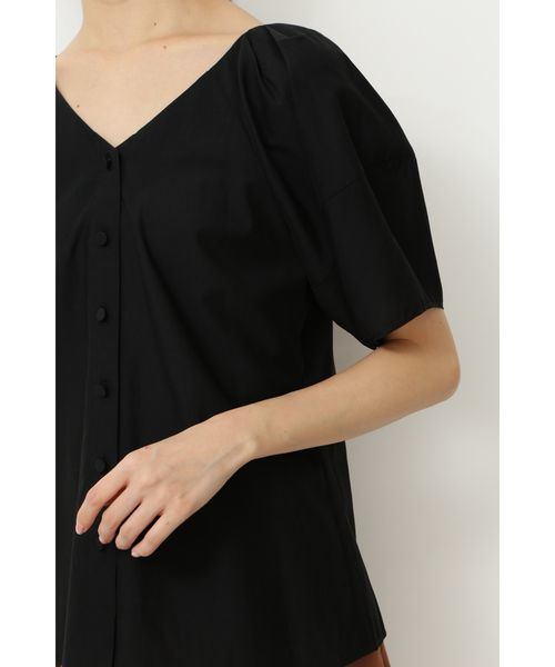 NATURAL BEAUTY BASIC（ナチュラルビューティーベーシック）の「【CanCam 5月号掲載】手洗い可能/キュプラ混フロントボタンブラウス（シャツ/ブラウス・レディース・ブラック/レッド/オフホワイト・SMALL/MEDIUM）」の20枚目の写真