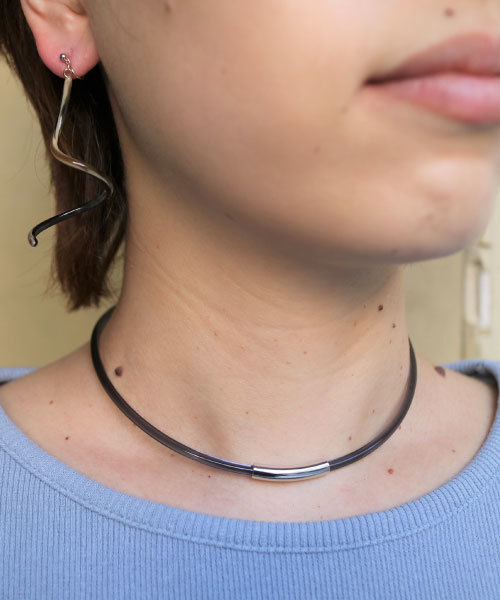 tone（トーン）の「【KuKuLu TOKYO】Hoopチョーカー／ニッケルフリー（チョーカー・レディース・ホワイト系その他/グレー系その他/ブラウン系その他/クリア/パープル/グリーン・FREE）」の3枚目の写真