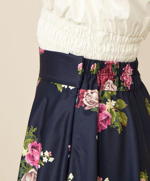 MIIA(ミーア)の「ボタニカルフラワーサーキュラースカート(スカート・レディース・オフホワイト/イエロー/ネイビー・FREE)」の10枚目の写真