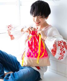 eleu nani laple（エレウナニラープレ）の「パイナップル　巾着ポーチ（ポーチ）」