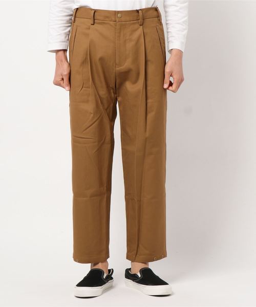 ADAM ET ROPE'(アダムエロペ)の「【Wild Life Tailor】ストレッチドビーカルゼパンツ(その他パンツ・メンズ・ブラック/ベージュ/キャメル・M/L)」の1枚目の写真