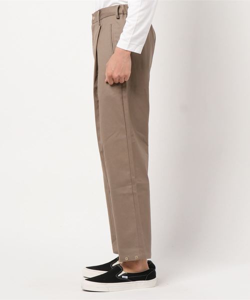 ADAM ET ROPE'(アダムエロペ)の「【Wild Life Tailor】ストレッチドビーカルゼパンツ(その他パンツ・メンズ・ブラック/ベージュ/キャメル・M/L)」の4枚目の写真