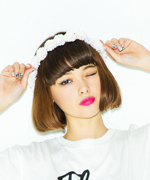 WEGO（ウィゴー）の「WEGO/フラワーヘアバンド（ヘアバンド・レディース・ホワイト/パープル/ピンク/イエロー・FREE）」の2枚目の写真