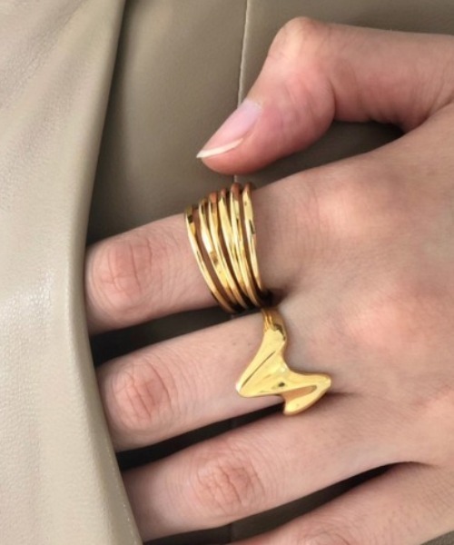 TODAYFUL（トゥデイフル）の「コイルリング（リング・レディース・シルバー/ゴールド・#13/#11）」の2枚目の写真