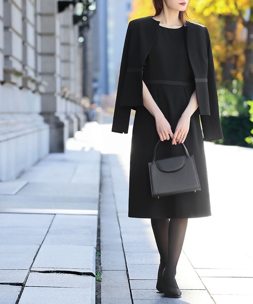 Flolia(フロリア)の「【喪服 礼服】ノーカラージャケット 膝丈Aラインワンピース セットアップ スーツ ブラックフォーマル マタニティ 妊婦 七五三 ママ 母親【洗える】(スーツセット・レディース・ブラック・2L/3L/4L/5L/S/M/L/6L/8L/XS/7L)」の14枚目の写真