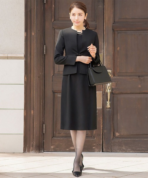 Flolia(フロリア)の「【喪服 礼服】ノーカラージャケット 膝丈Aラインワンピース セットアップ スーツ ブラックフォーマル マタニティ 妊婦 七五三 ママ 母親【洗える】(スーツセット・レディース・ブラック・2L/3L/4L/5L/S/M/L/6L/8L/XS/7L)」の19枚目の写真