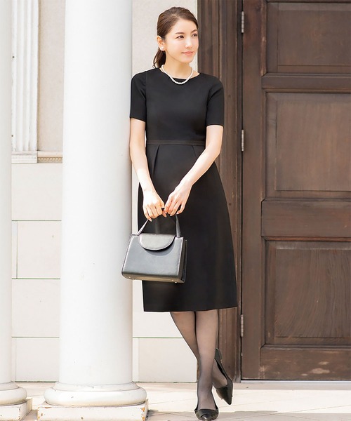 Flolia(フロリア)の「【喪服 礼服】ノーカラージャケット 膝丈Aラインワンピース セットアップ スーツ ブラックフォーマル マタニティ 妊婦 七五三 ママ 母親【洗える】(スーツセット・レディース・ブラック・2L/3L/4L/5L/S/M/L/6L/8L/XS/7L)」の20枚目の写真