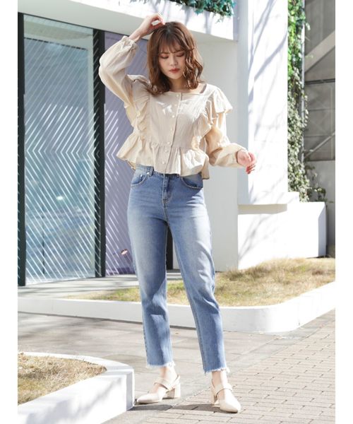 dazzlin(ダズリン)の「ラッフルフリルブラウス(シャツ/ブラウス・レディース・ブラック/ベージュ/オフホワイト・FREE)」の4枚目の写真