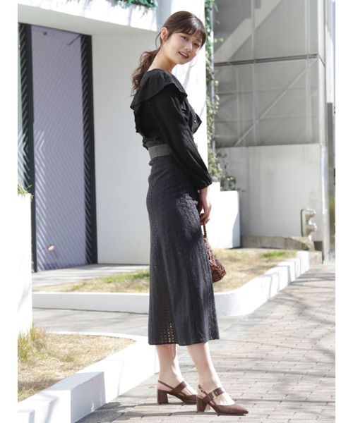 dazzlin(ダズリン)の「ラッフルフリルブラウス(シャツ/ブラウス・レディース・ブラック/ベージュ/オフホワイト・FREE)」の9枚目の写真