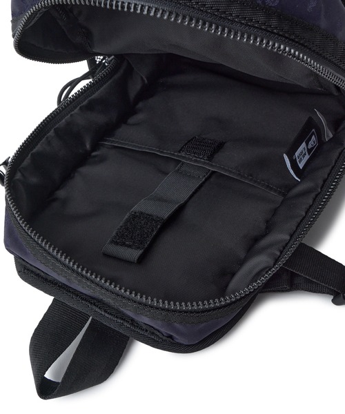 NEW ERA(ニューエラ)の「ニューエラ スリングボディバッグ 12L ブラック NEW ERA(ボディバッグ/ウエストポーチ・メンズ・ブラック/グレー/ネイビー/ブラック系その他/ベージュ・FREE)」の17枚目の写真