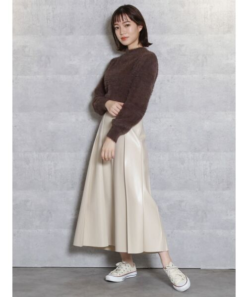 dazzlin(ダズリン)の「レザーライクセミフレアスカート(スカート・レディース・ブラック/ベージュ・SMALL/MEDIUM)」の21枚目の写真