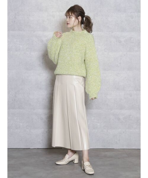 dazzlin(ダズリン)の「レザーライクセミフレアスカート(スカート・レディース・ブラック/ベージュ・SMALL/MEDIUM)」の17枚目の写真