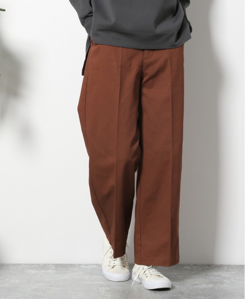 LAKOLE（ラコレ）の「ハイライズストレートチノパンツ / LAKOLE（チノパンツ・レディース・ベージュ/ネイビー/カーキ/オレンジ・SMALL/MEDIUM）」の4枚目の写真