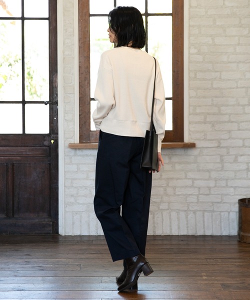 LAKOLE（ラコレ）の「ハイライズストレートチノパンツ / LAKOLE（チノパンツ・レディース・ベージュ/ネイビー/カーキ/オレンジ・SMALL/MEDIUM）」の22枚目の写真