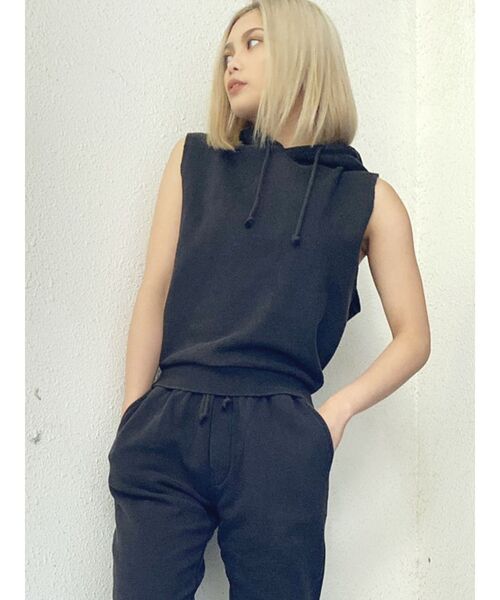 GYDA(ジェイダ)の「【セットアップ着用可】バックレースアップvintageパーカーTOPS(パーカー・レディース・ブラック/ピンク/カーキ・FREE)」の1枚目の写真