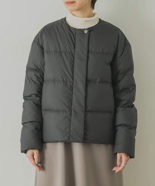 美品アーバンリサーチ　コンパクトノーカラーダウン　スミクロ　サイズ36 URBAN RESEARCH（アーバンリサーチ）の「コンパクトノーカラー