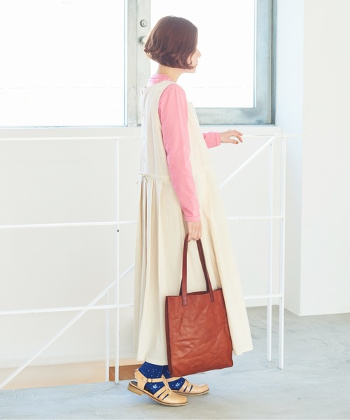 bulle de savon（ビュルデサボン）の「オーガニックコットン タックジャンパースカート（ジャンパースカート・レディース・キナリ/チャコールグレー・FREE）」の4枚目の写真