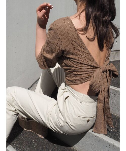 EVRIS（エヴリス）の「コットンレースバックリボンブラウス（シャツ/ブラウス・レディース・カーキ/ブラウン/ホワイト/ブラック・FREE）」の8枚目の写真