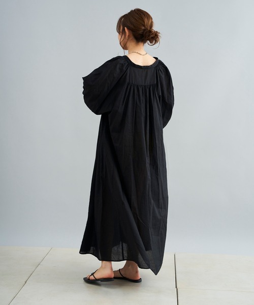 DouDou（ドゥドゥ）の「袖切替カフタンワンピース（ワンピース・レディース・オフホワイト/ブラック/パープル・FREE）」の17枚目の写真
