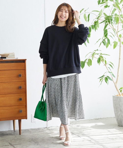 KOBE LETTUCE（コウベレタス）の「2Wayバックボタンビッグシルエットスウェットトップス（スウェット・レディース・ベージュ/ブルー/ブラック・FREE）」の16枚目の写真