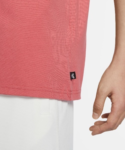 NIKE SB(ナイキエスビー)の「NIKESB/ナイキエスビー ロゴ/ワンポイント スケートTシャツ/クルーネックTシャツ/半袖Tシャツ DC7818(Tシャツ/カットソー・メンズ・ブラック/ピンク/ホワイト/ライトブルー/コーラルピンク/グレー/ストーン・L/M/XL/2XL/S)」の10枚目の写真