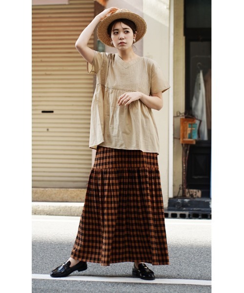 zootie(ズーティー)の「コットンピンタック Vネック フレアブラウス(シャツ/ブラウス・レディース・ブラック/グリーン系その他/レモンイエロー/グレイッシュベージュ/ベージュ/ブラック系その他/ホワイト/黄土色系・フリー)」の16枚目の写真