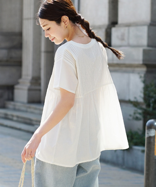 zootie(ズーティー)の「コットンピンタック Vネック フレアブラウス(シャツ/ブラウス・レディース・ブラック/グリーン系その他/レモンイエロー/グレイッシュベージュ/ベージュ/ブラック系その他/ホワイト/黄土色系・フリー)」の10枚目の写真