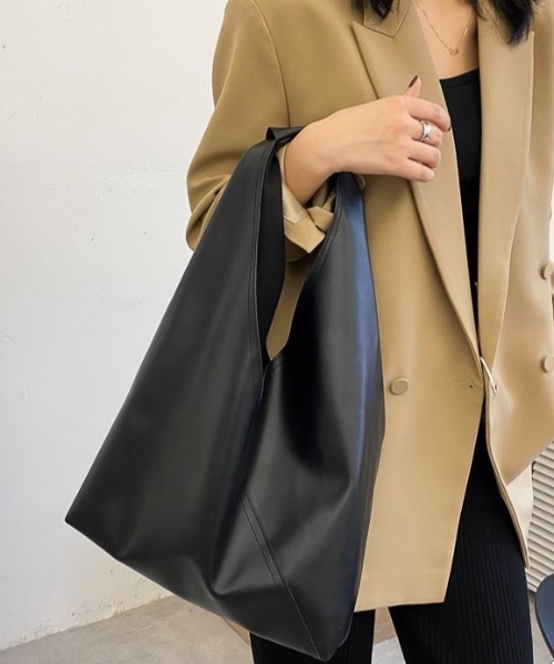 KOR（ケーオーアール）の「トライアングルトート（トートバッグ・レディース・ホワイト/ブラック/ブラウン・FREE）」の3枚目の写真