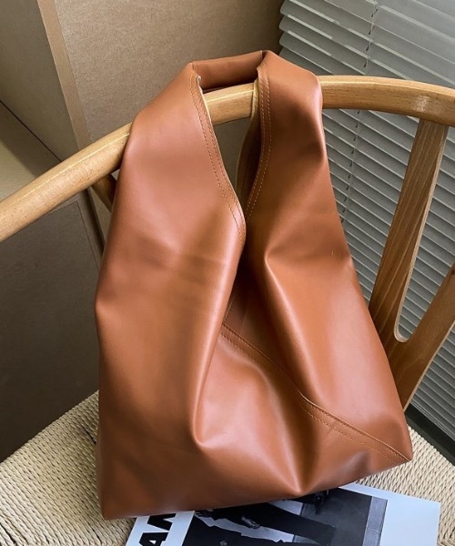 KOR（ケーオーアール）の「トライアングルトート（トートバッグ・レディース・ホワイト/ブラック/ブラウン・FREE）」の19枚目の写真