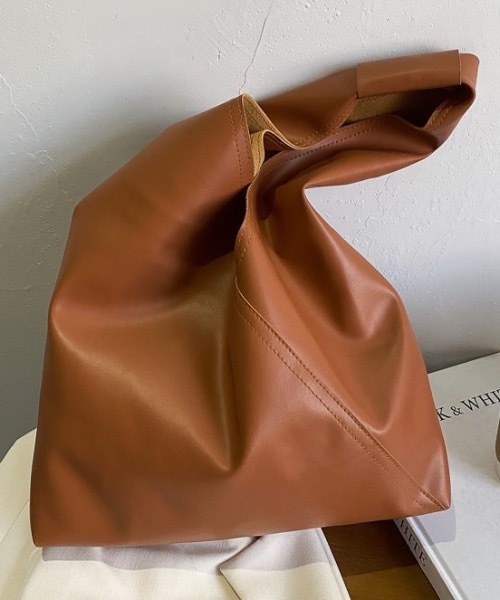 KOR（ケーオーアール）の「トライアングルトート（トートバッグ・レディース・ホワイト/ブラック/ブラウン・FREE）」の20枚目の写真