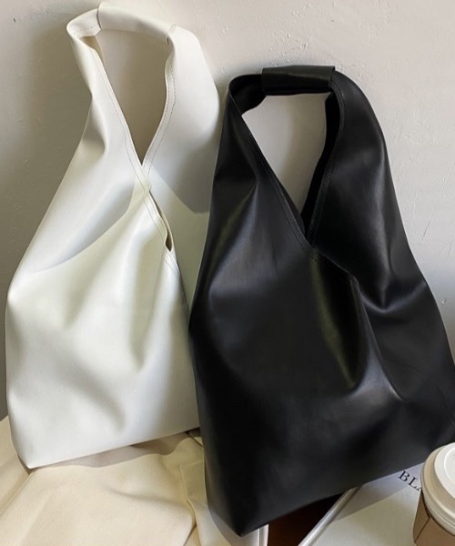 KOR（ケーオーアール）の「トライアングルトート（トートバッグ・レディース・ホワイト/ブラック/ブラウン・FREE）」の11枚目の写真