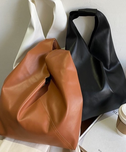 KOR（ケーオーアール）の「トライアングルトート（トートバッグ・レディース・ホワイト/ブラック/ブラウン・FREE）」の17枚目の写真