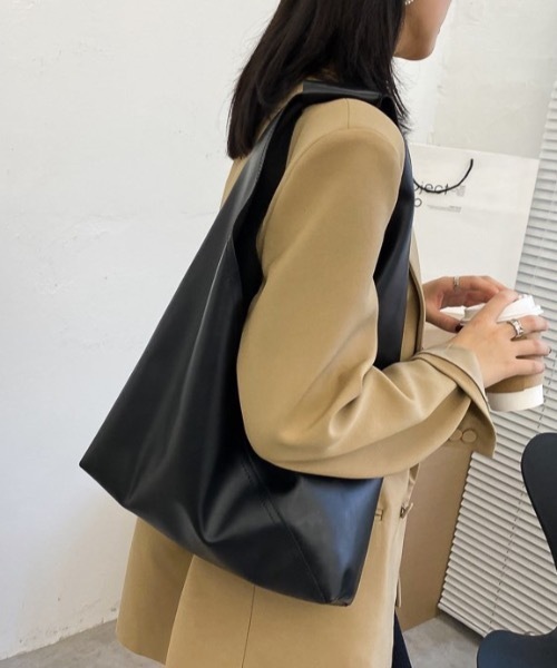 KOR（ケーオーアール）の「トライアングルトート（トートバッグ・レディース・ホワイト/ブラック/ブラウン・FREE）」の21枚目の写真