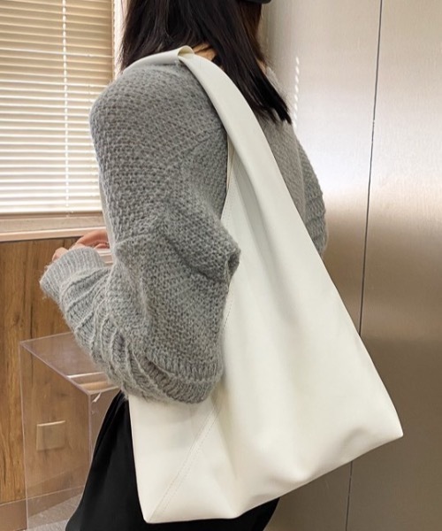 KOR（ケーオーアール）の「トライアングルトート（トートバッグ・レディース・ホワイト/ブラック/ブラウン・FREE）」の18枚目の写真