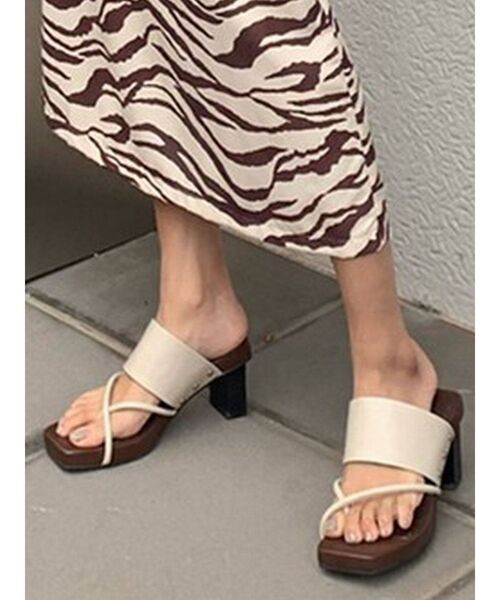 EMODA（エモダ）の「クロススクエアサンダル（サンダル・レディース・アイボリー/ブラック・SMALL/MEDIUM/LARGE）」の7枚目の写真