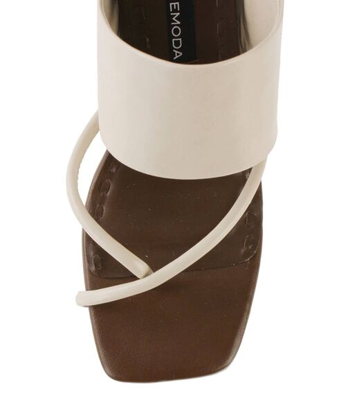 EMODA（エモダ）の「クロススクエアサンダル（サンダル・レディース・アイボリー/ブラック・SMALL/MEDIUM/LARGE）」の15枚目の写真