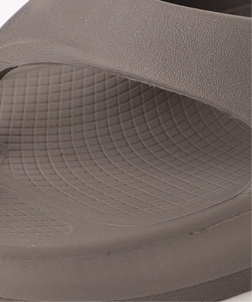 SLOBE IENA（スローブイエナ）の「【OOFOS/ウーフォス】Original サンダル◆（サンダル・レディース・ベージュ/ブラック/グレー/カーキ・25/23/24）」の14枚目の写真