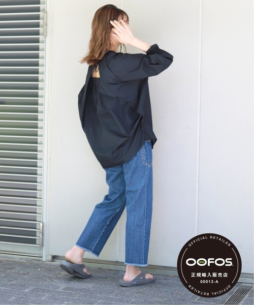 SLOBE IENA（スローブイエナ）の「【OOFOS/ウーフォス】Original サンダル◆（サンダル・レディース・ベージュ/ブラック/グレー/カーキ・25/23/24）」の15枚目の写真