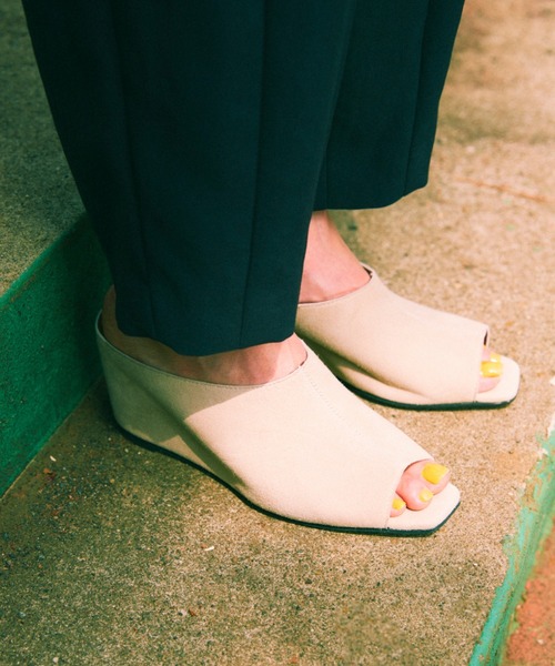 piu comoda（ピュコモダ）の「(piu comoda)ウェッジミュール（サンダル・レディース・ベージュ/ブラック/オレンジ・37/38/36/39）」の3枚目の写真