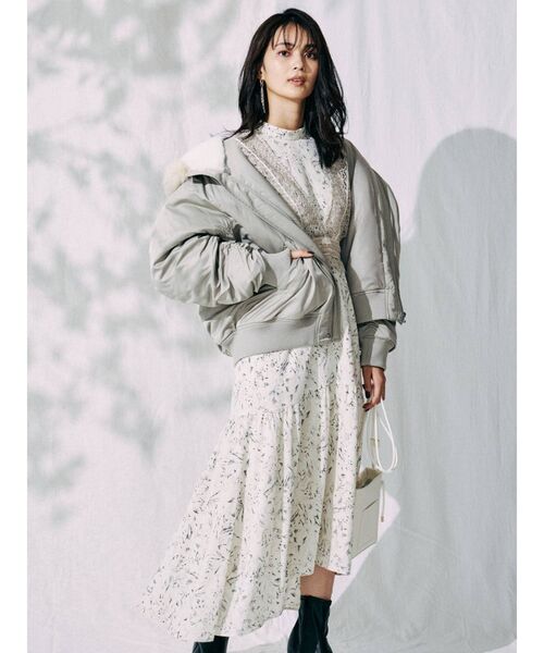 MERCURYDUO（マーキュリーデュオ）の「レースビスチェ付フラワーティアードワンピース（ワンピース・レディース・ブラック/アイボリー・FREE）」の16枚目の写真