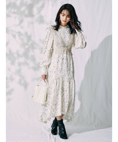 MERCURYDUO（マーキュリーデュオ）の「レースビスチェ付フラワーティアードワンピース（ワンピース・レディース・ブラック/アイボリー・FREE）」の19枚目の写真