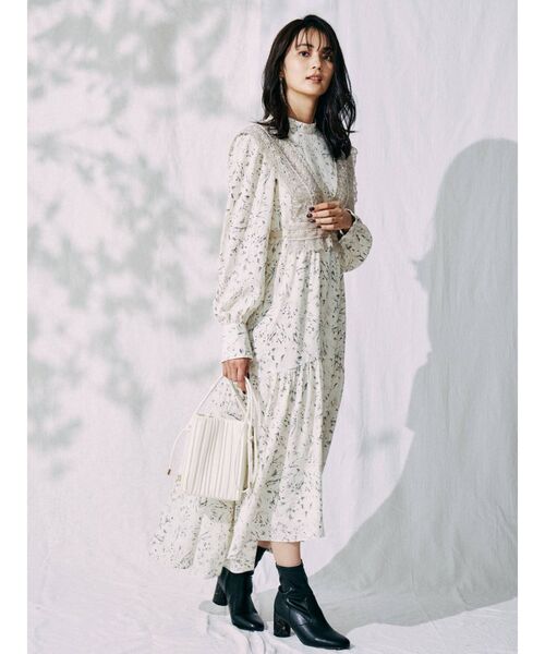 MERCURYDUO（マーキュリーデュオ）の「レースビスチェ付フラワーティアードワンピース（ワンピース・レディース・ブラック/アイボリー・FREE）」の20枚目の写真