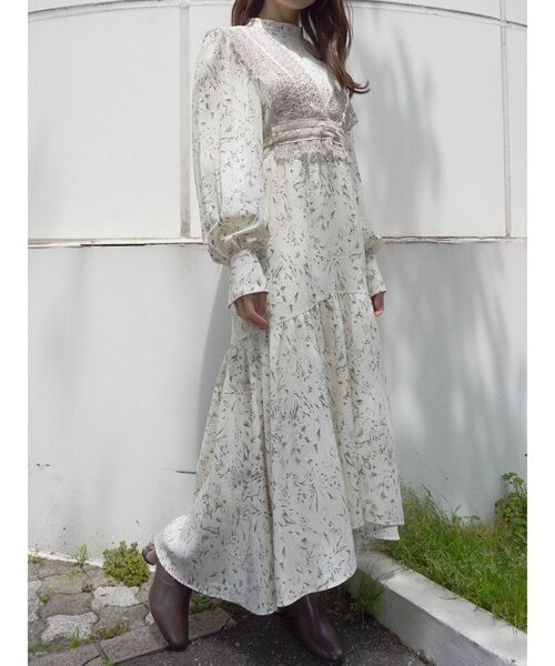 MERCURYDUO（マーキュリーデュオ）の「レースビスチェ付フラワーティアードワンピース（ワンピース・レディース・ブラック/アイボリー・FREE）」の22枚目の写真