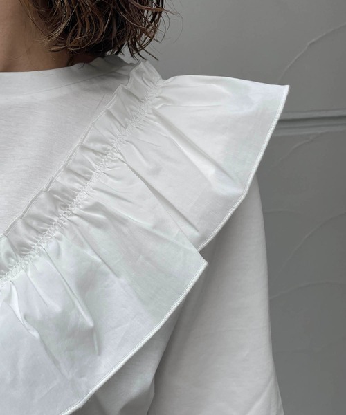 CAPRICIEUX LE'MAGE（カプリシューレマージュ）の「アシメフリルＴシャツ（Tシャツ/カットソー・レディース・ブラック/ホワイト・FREE）」の7枚目の写真