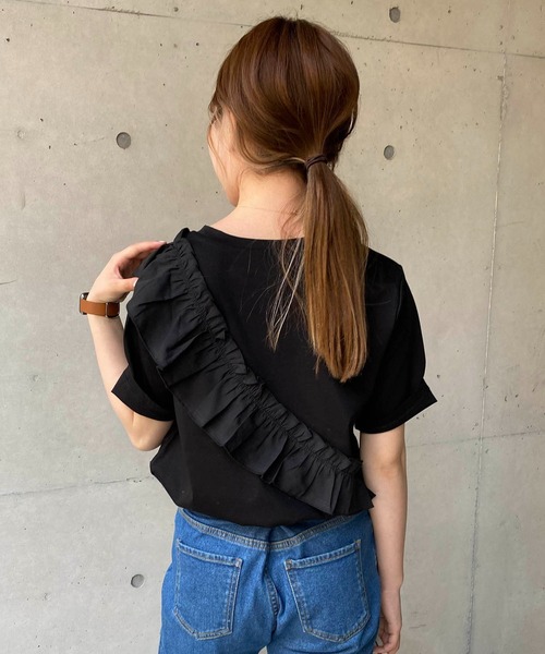 CAPRICIEUX LE'MAGE（カプリシューレマージュ）の「アシメフリルＴシャツ（Tシャツ/カットソー・レディース・ブラック/ホワイト・FREE）」の12枚目の写真