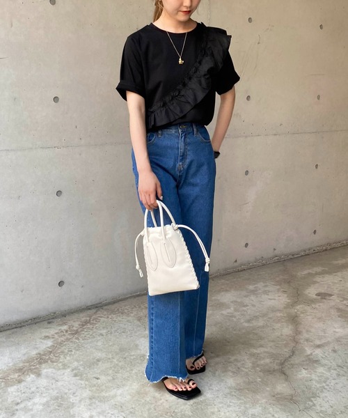 CAPRICIEUX LE'MAGE（カプリシューレマージュ）の「アシメフリルＴシャツ（Tシャツ/カットソー・レディース・ブラック/ホワイト・FREE）」の14枚目の写真